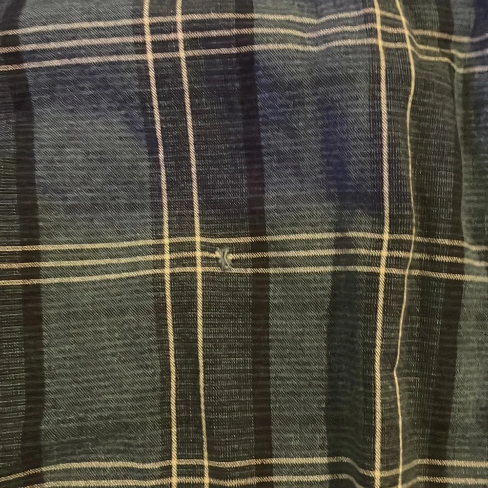 American eagle men’s medium plaid button up shirt - Picture 3 of 4
